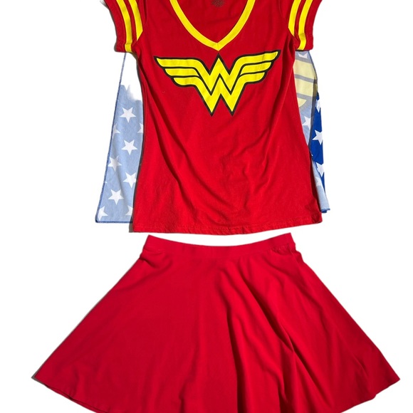 DC Comics Wonder Women FINAL PRICE DROP get it before Halloween. - Picture 2 of 12